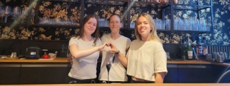 Mutter und Töchter von Bellini's Herzstück